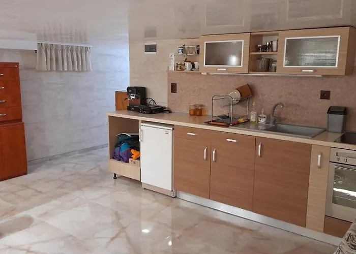 Sea View Marina Dinevi - Tryavna Apartment